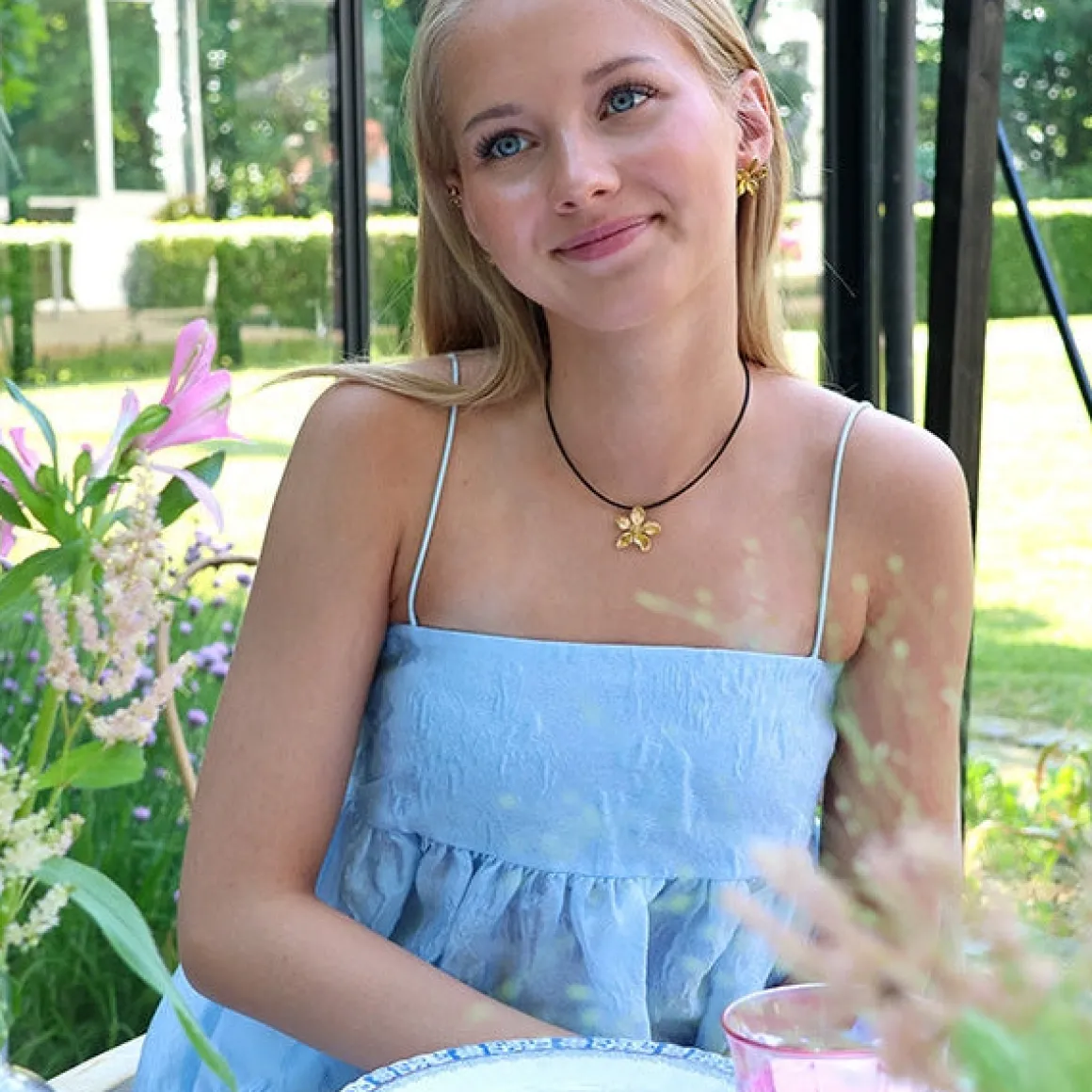 bloom_choker_2.webp Winther Studio Halskæder*Bloom Choker Guld