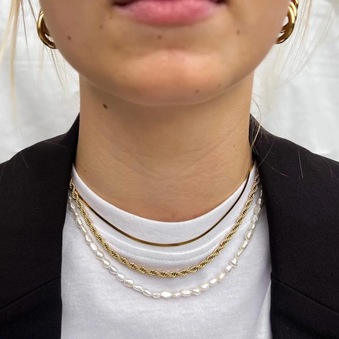 small_pearl_choker_3.webp Winther Studio Konfirmation | Halskæder*Small Pearl Choker Guld